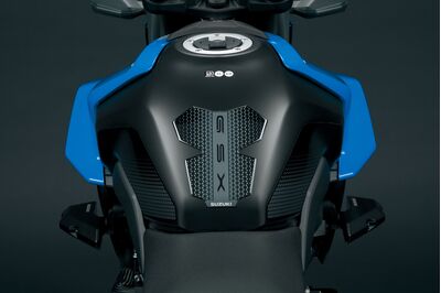 Suzuki GSX-8S Tank Pad Protector