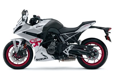 New Suzuki GSX-8R in Metallic Matt Sword Silver (QKA) - Two Wheel Centre Ltd, Mansfield, Nottinghamshire, UK