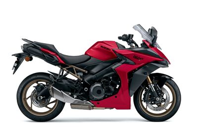 NEW Suzuki GSX-S1000 GT - Candy Daring Red (YYG) | Two Wheel Centre Mansfield, Nottinghamshire