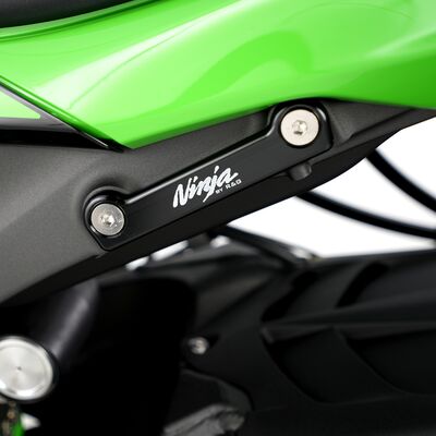 R&G Rear Foot Rest Blanking Plate for Kawasaki ZX-6R (2009-Current) | Two Wheel Centre Mansfield Ltd